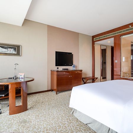 Crowne Plaza Zhenjiang By Ihg Hotell Exteriör bild