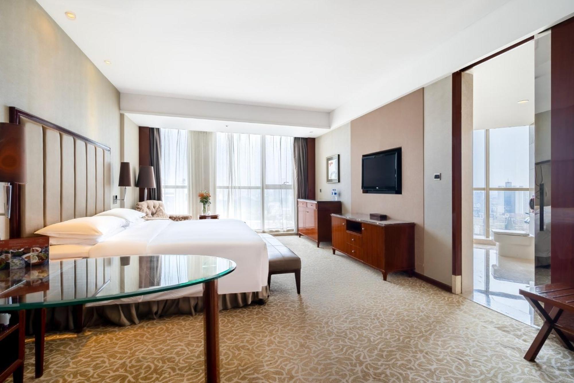 Crowne Plaza Zhenjiang By Ihg Hotell Exteriör bild