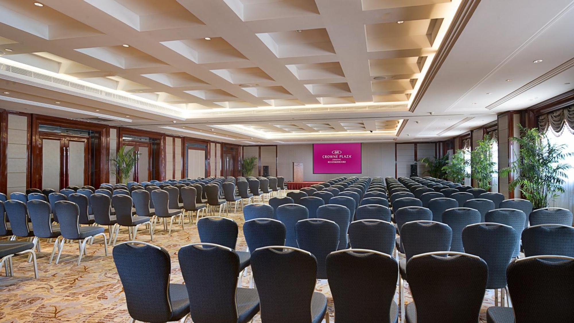 Crowne Plaza Zhenjiang By Ihg Hotell Exteriör bild