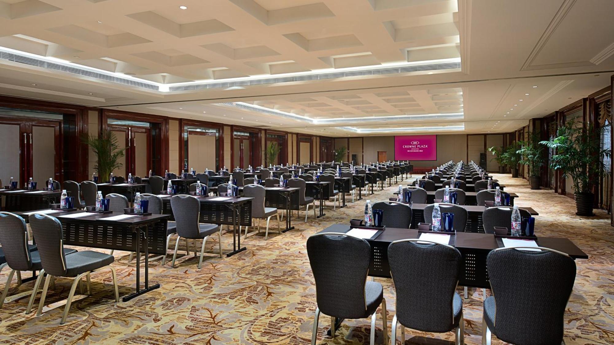 Crowne Plaza Zhenjiang By Ihg Hotell Exteriör bild