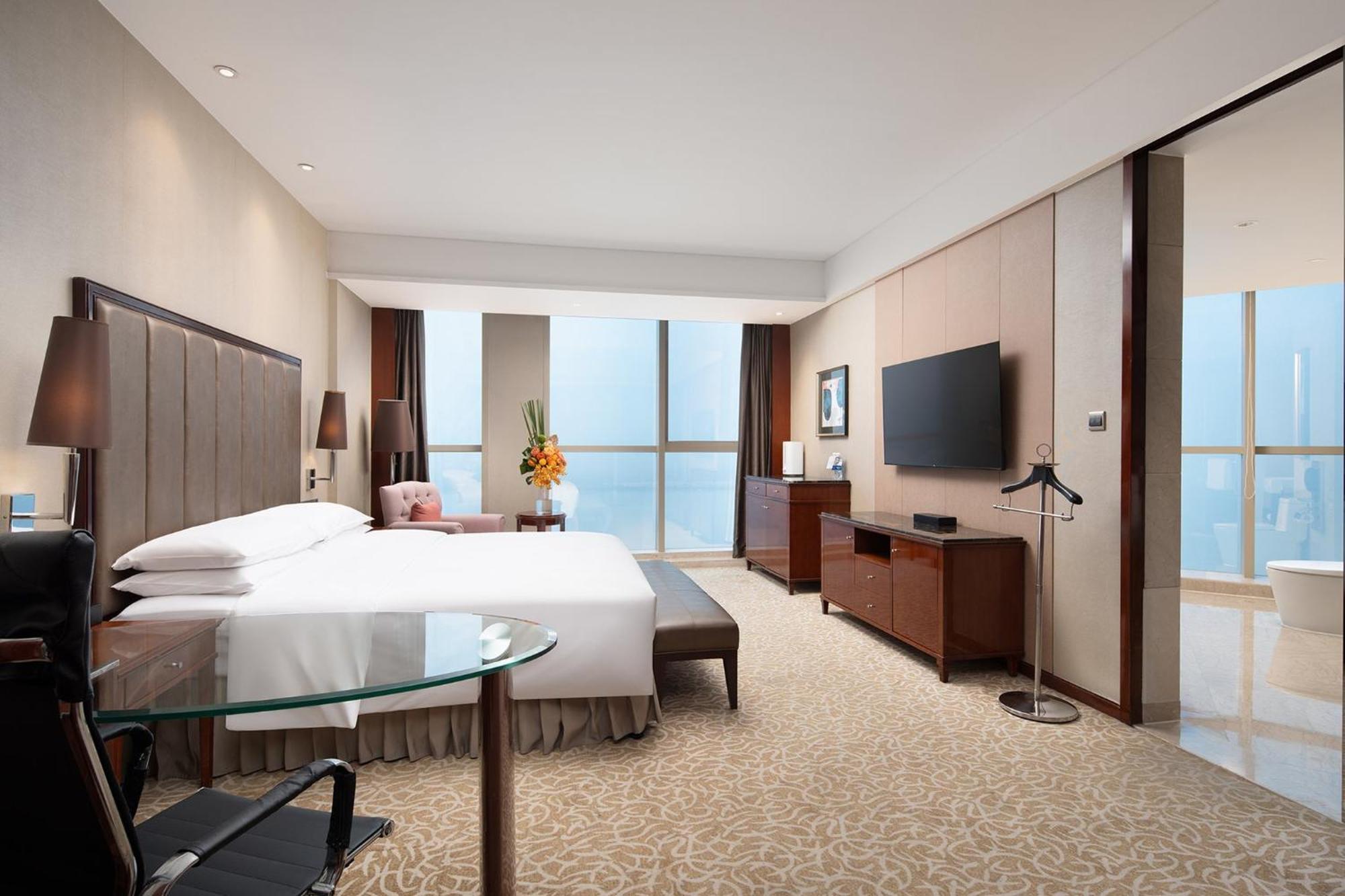 Crowne Plaza Zhenjiang By Ihg Hotell Exteriör bild