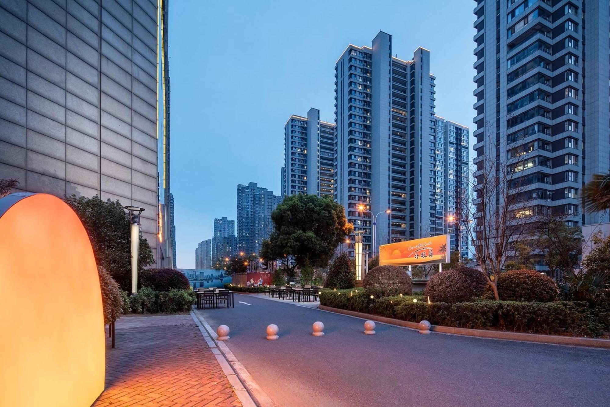 Crowne Plaza Zhenjiang By Ihg Hotell Exteriör bild