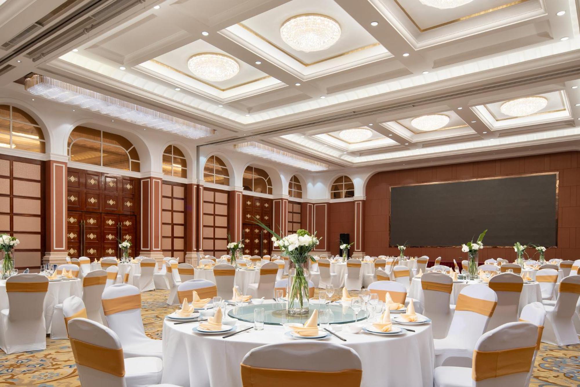 Crowne Plaza Zhenjiang By Ihg Hotell Exteriör bild