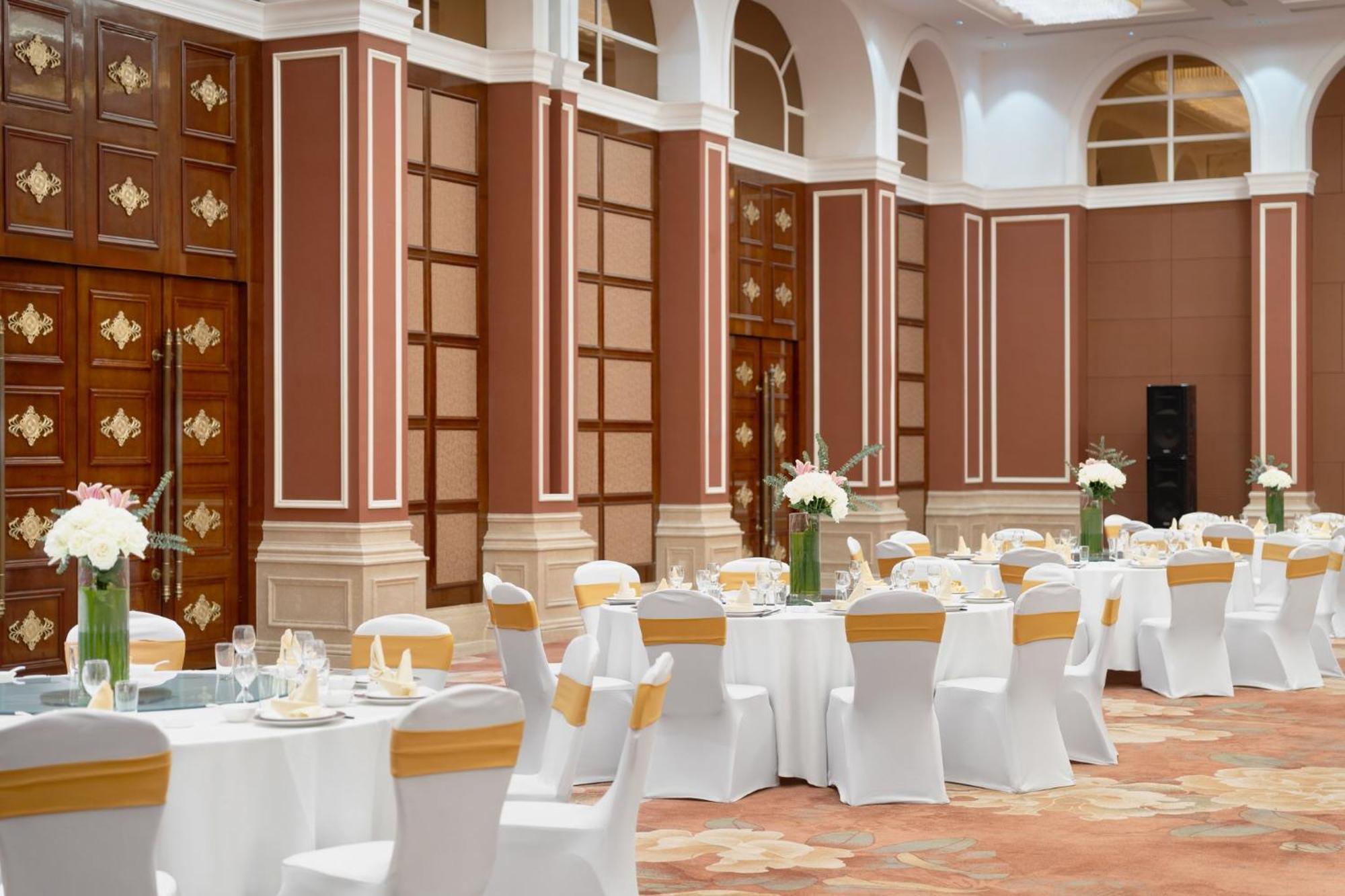 Crowne Plaza Zhenjiang By Ihg Hotell Exteriör bild