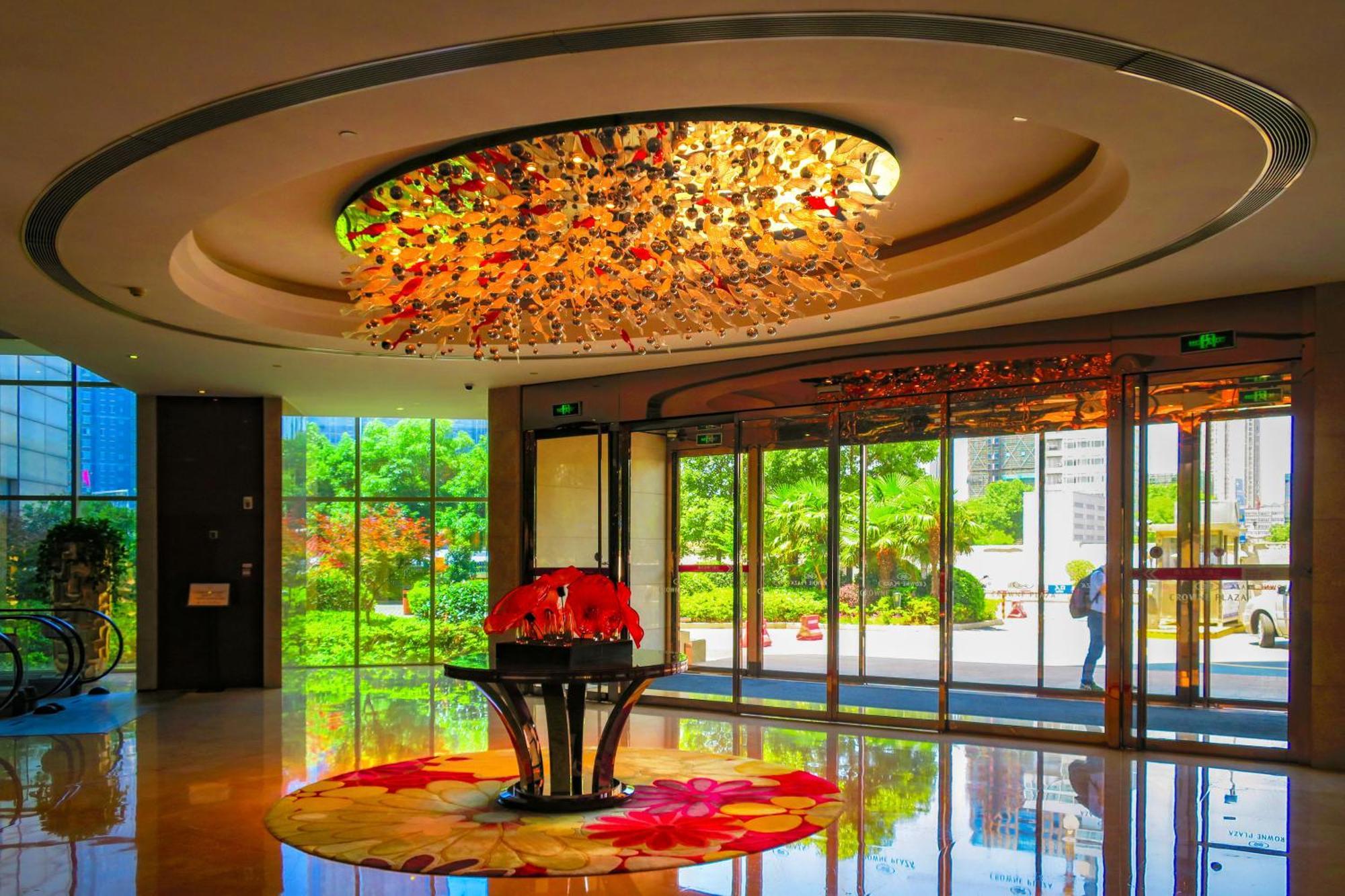 Crowne Plaza Zhenjiang By Ihg Hotell Exteriör bild